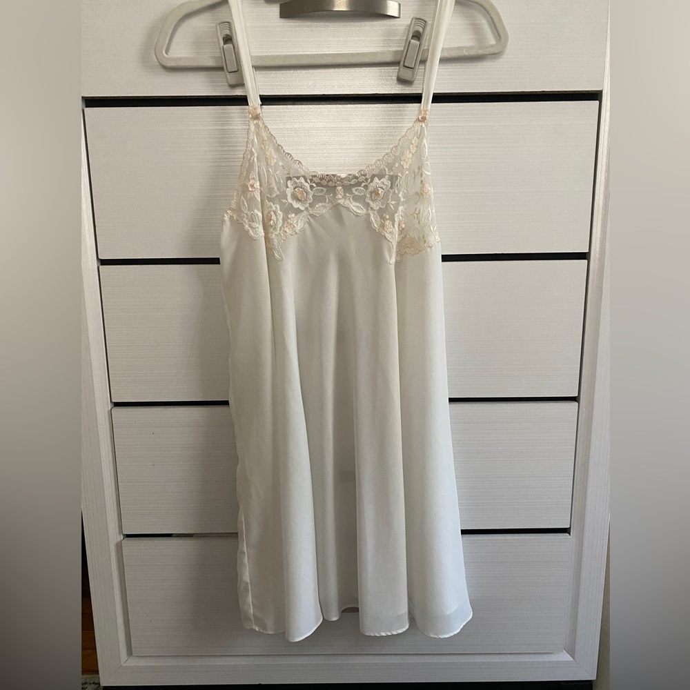 Vintage Slip Dress! There is no size, but it fits a S/M.